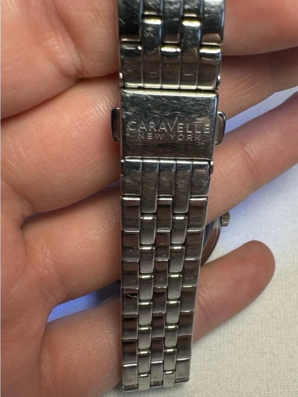 Caravelle New York Mother of Pearl Dial Silver Crystal Watch new battery Works